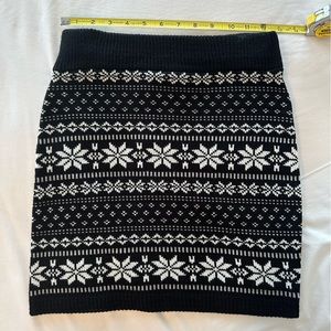 NWT Sweater Project | Knit Winter Pattern Skirt | Size Medium